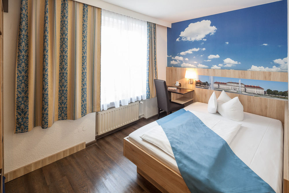 Hotel Blauer Karpfen Обершлайсхайм Экстерьер фото
